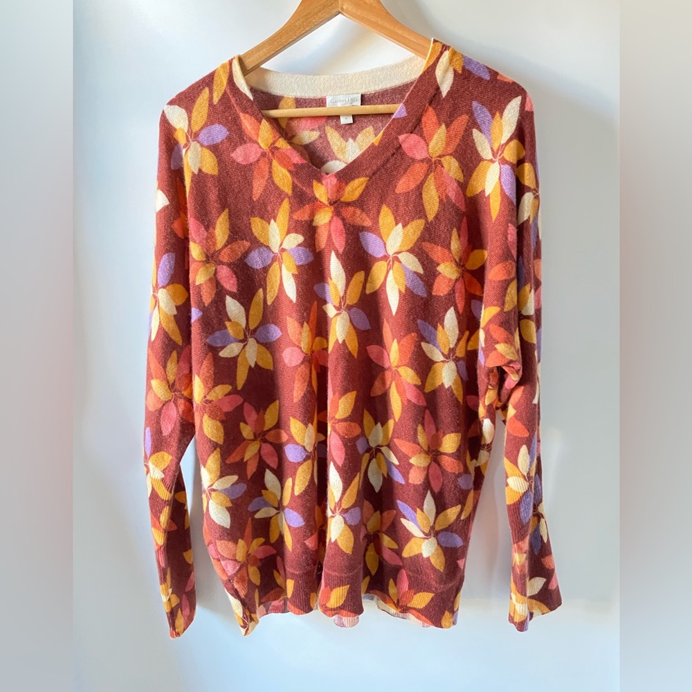 Garnet Hill Cashmere V Neck Sweater in Rich Fall Colors Size Medium - Picture 2 of 8
